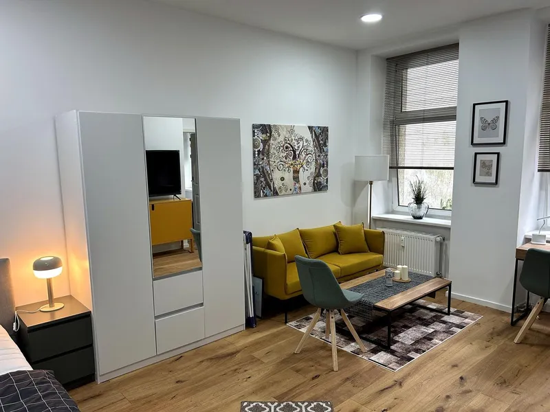 Wohnen auf Zeit exklusive hochwertig möblierte 1-Zimmer-Attelier mit EBK in Berlin — photo 1